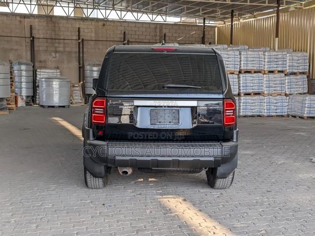 New Toyota Land Cruiser Prado 2.7 2024 Black