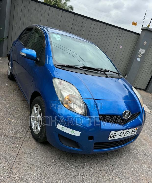 Toyota Vitz 1.3 AWD 5dr 2010 Blue