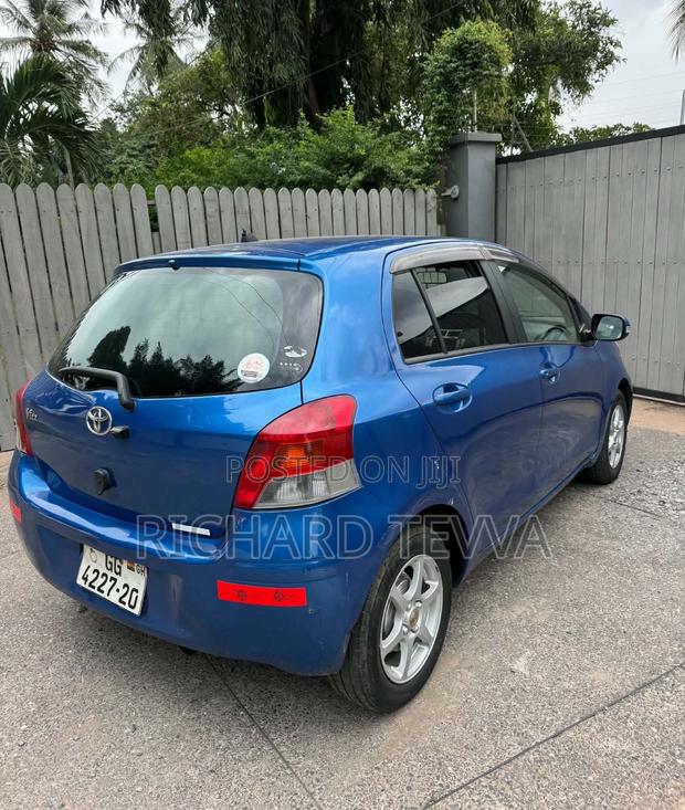 Toyota Vitz 1.3 AWD 5dr 2010 Blue