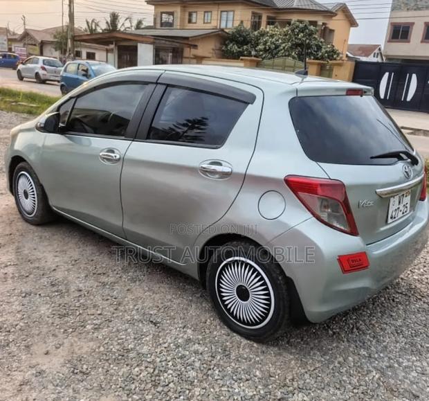 Toyota Vitz 2013 Green