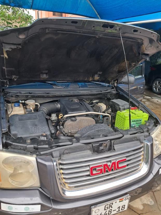 GMC Envoy Denali 4x4 2007 Gray