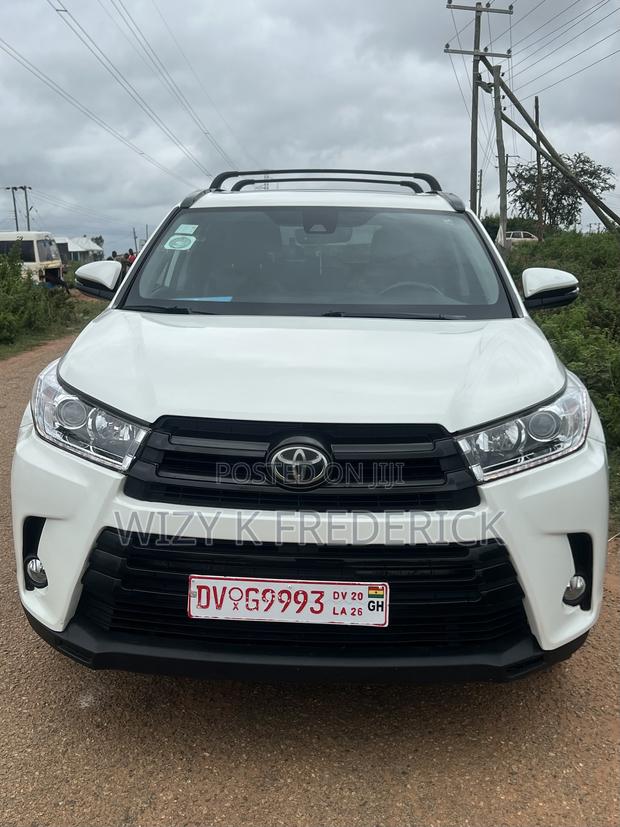 Toyota Highlander SE 4x4 V6 (3.5L 6cyl 8A) 2017 White
