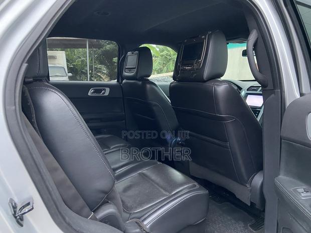 Ford Explorer 2015 Silver