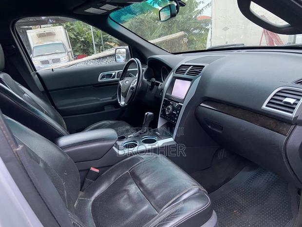 Ford Explorer 2015 Silver