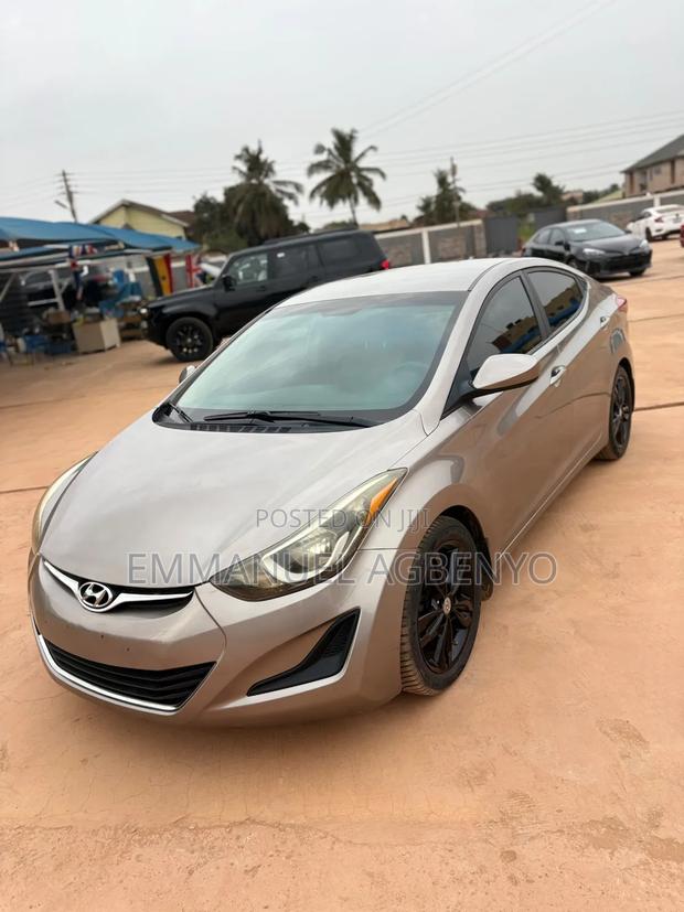 Hyundai Elantra 2015 Silver