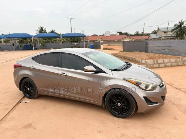 Hyundai Elantra 2015 Silver