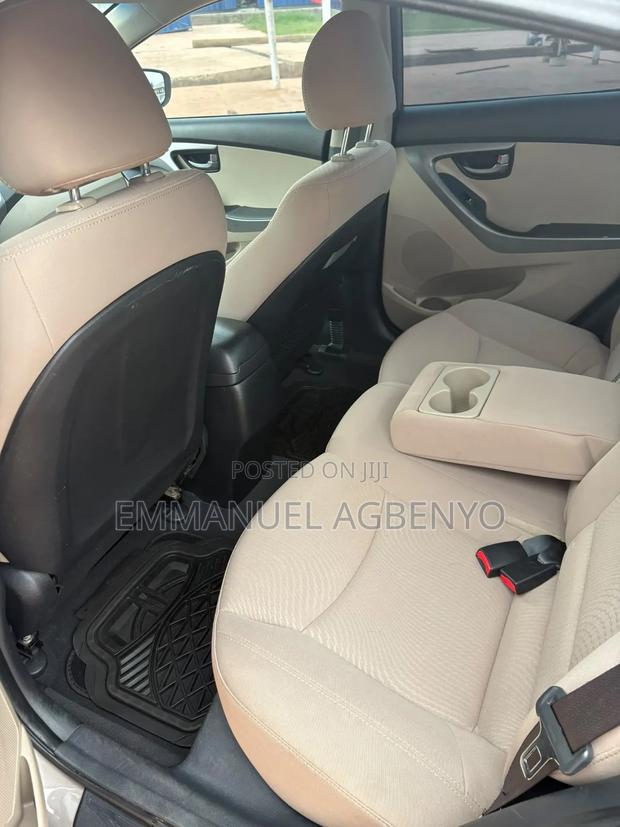 Hyundai Elantra 2015 Silver