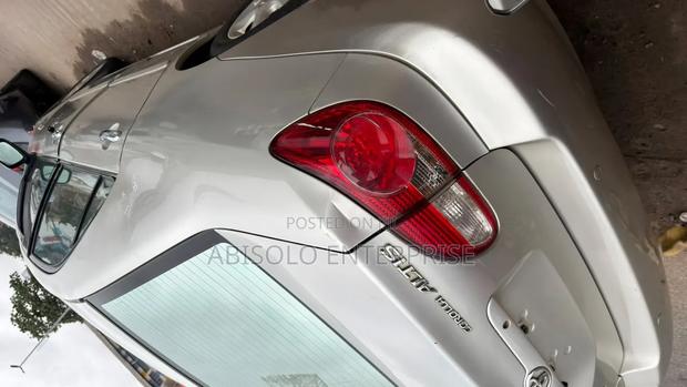 Toyota Auris 2007 Silver