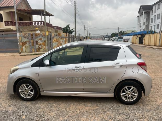 Toyota Vitz 1.5 FWD 5dr 2013 Silver
