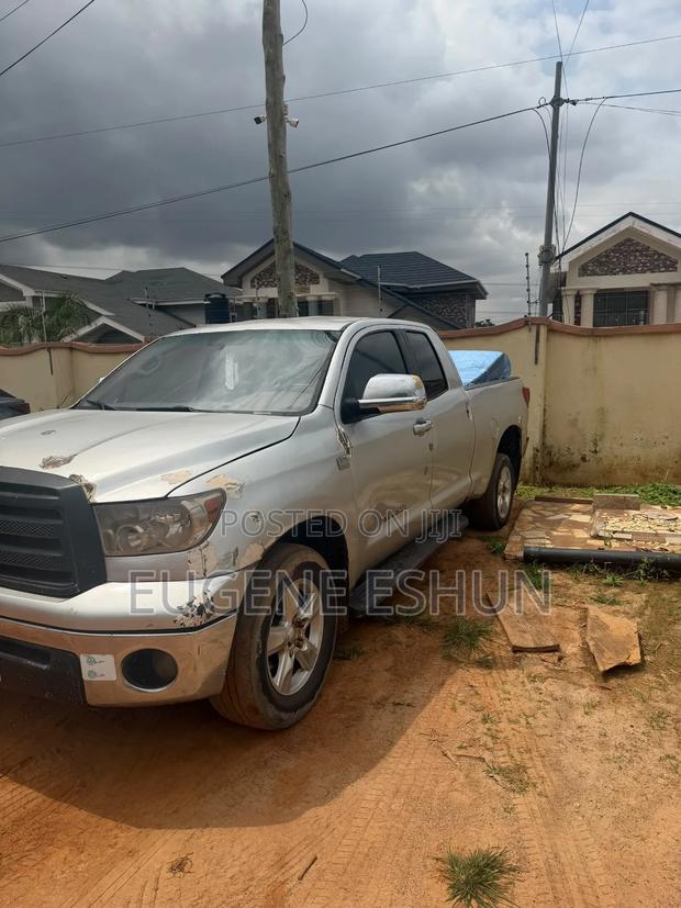 Toyota Tundra 2009 Silver