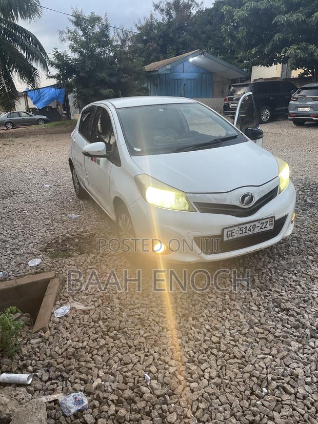 Toyota Vitz 2012 White