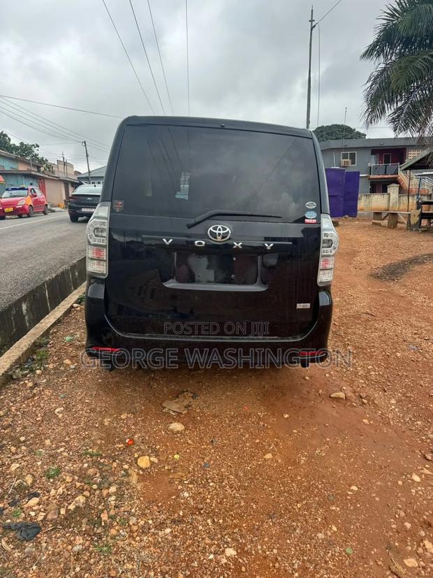 Toyota Voxy 2012 Black