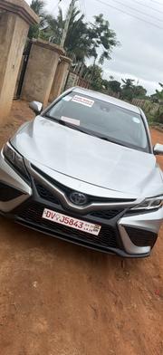 Toyota Camry SE 2021 Gray for sale