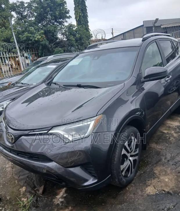 Toyota RAV4 LE AWD (2.5L 4cyl 6A) 2017 Gray