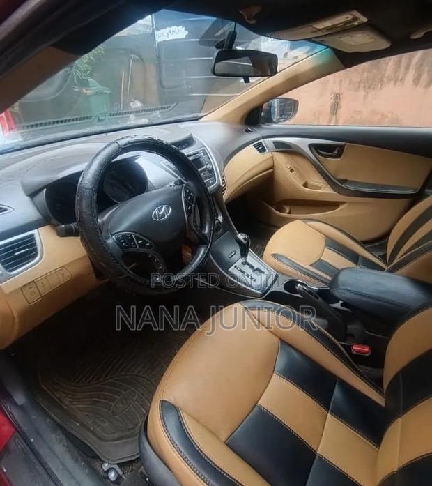 Hyundai Elantra 2016 Red