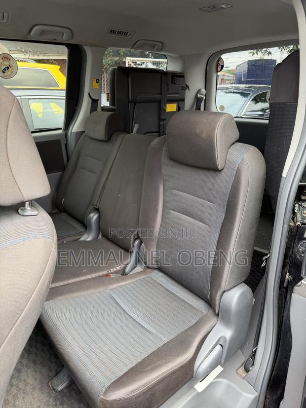 Toyota Voxy 2011 Black