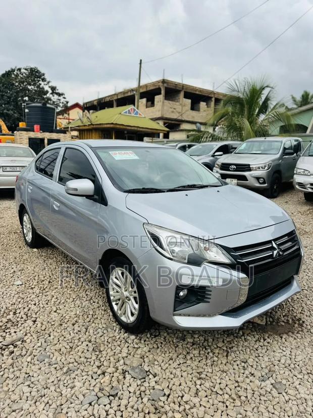 Mitsubishi Attrage 2022 Silver
