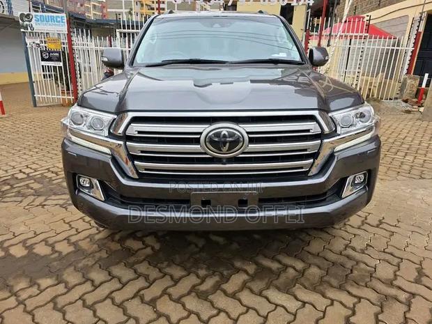 Toyota Land Cruiser 2016 Gray