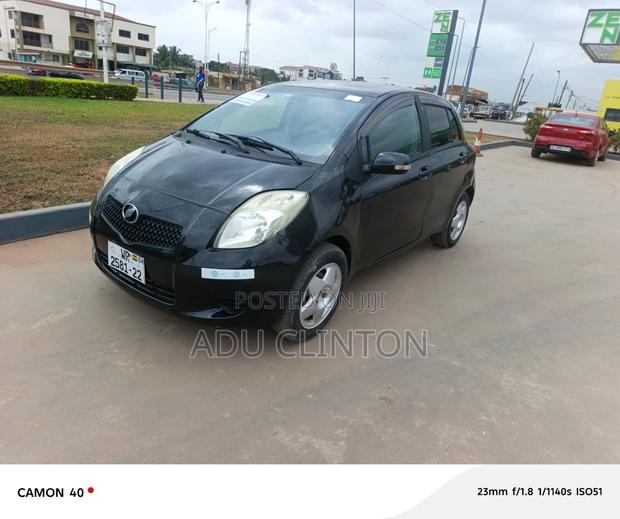 Toyota Vitz 2010 Black