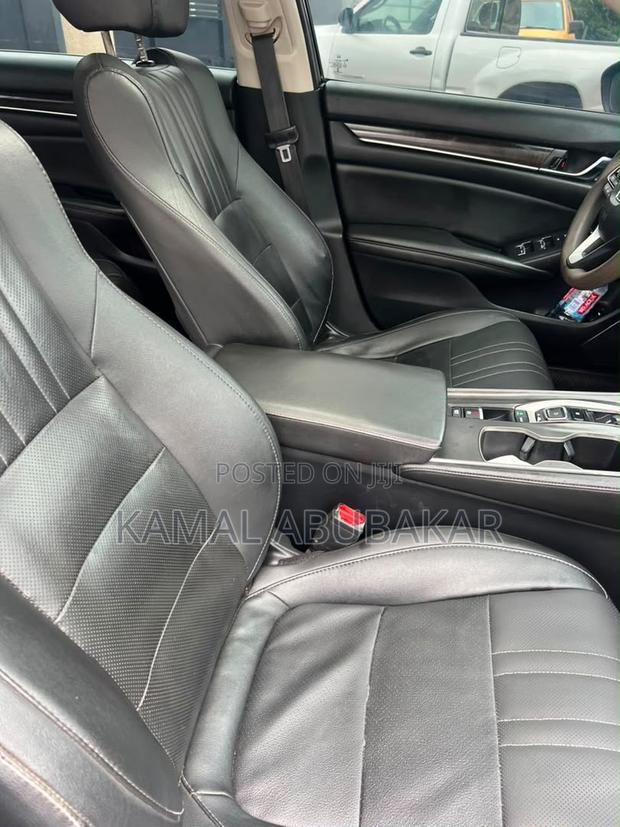 Honda Accord Sport (2.0L 4cyl Turbo 6M) 2019 Black