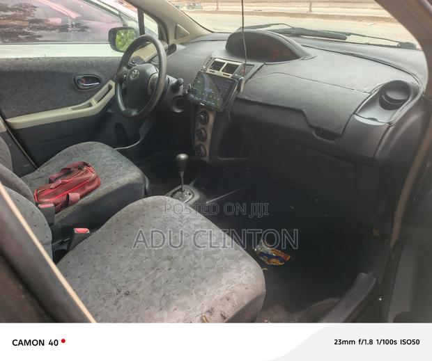 Toyota Vitz 2010 Black
