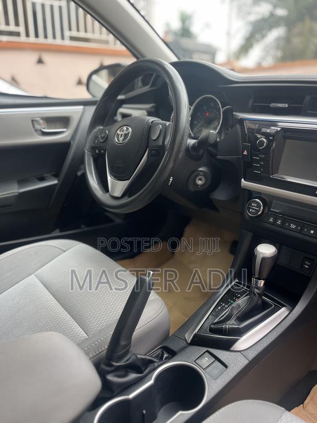 Toyota Corolla LE 4dr Sedan (1.8L 4cyl CVT) 2016 Gray