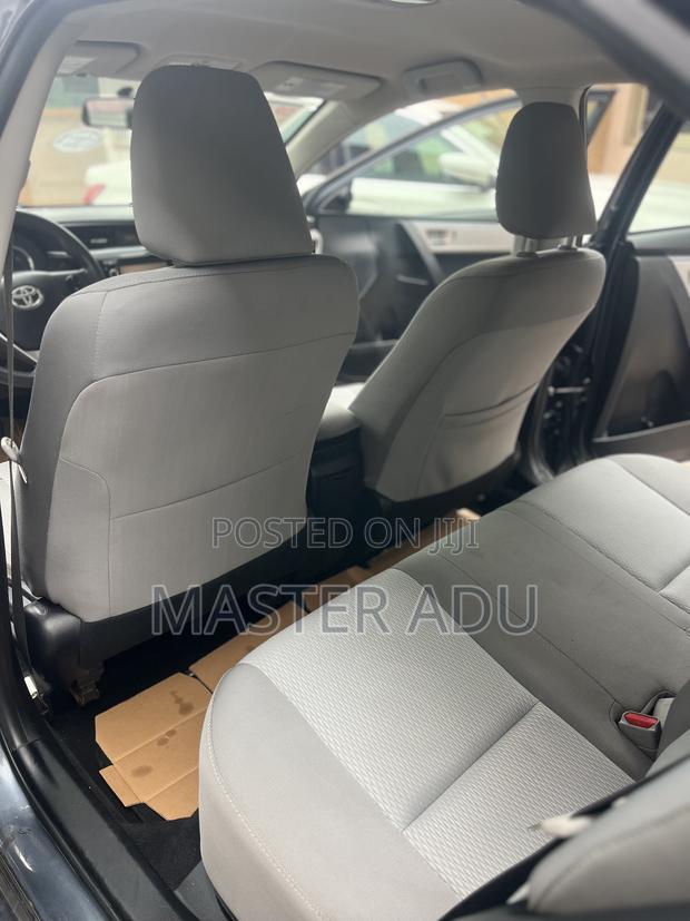 Toyota Corolla LE 4dr Sedan (1.8L 4cyl CVT) 2016 Gray