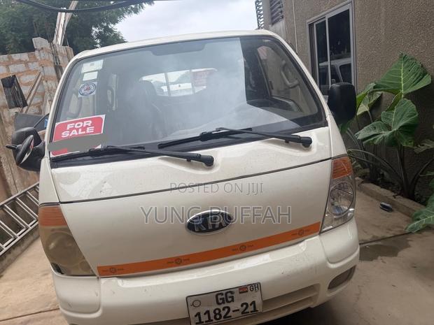 Kia Bongo 2013 White