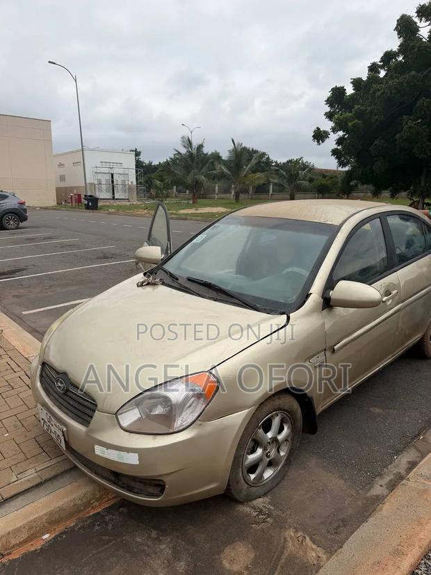 Hyundai Accent 2009 Gold