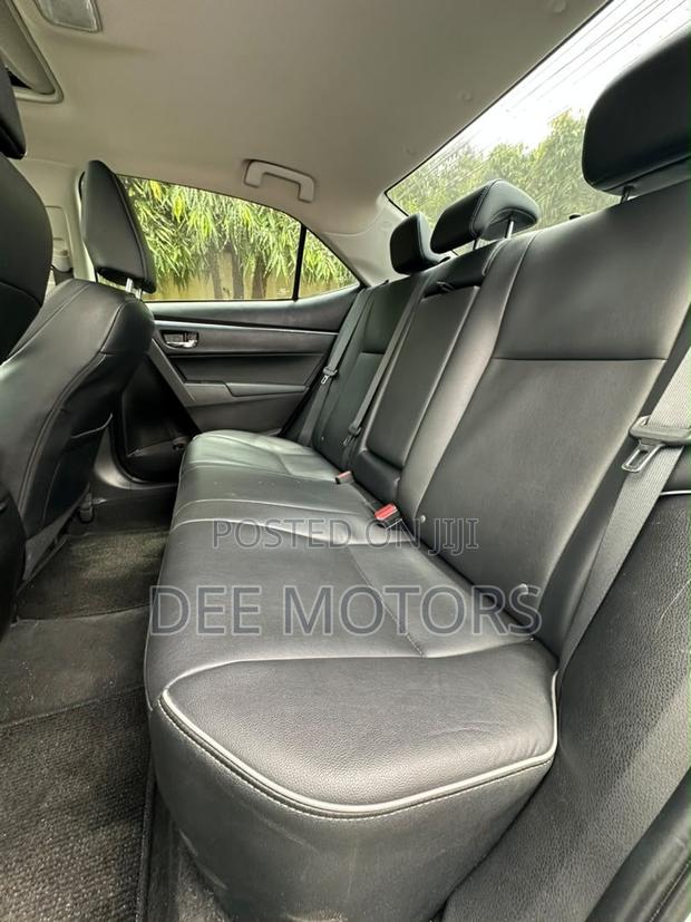 Toyota Corolla S Premium 4dr Sedan (1.8L 4cyl CVT) 2016 Silver