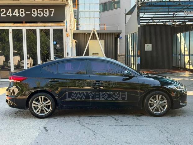 Hyundai Avante 2016 Black