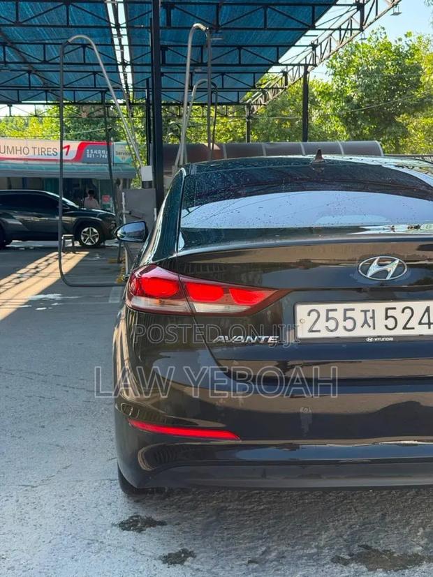 Hyundai Avante 2016 Black