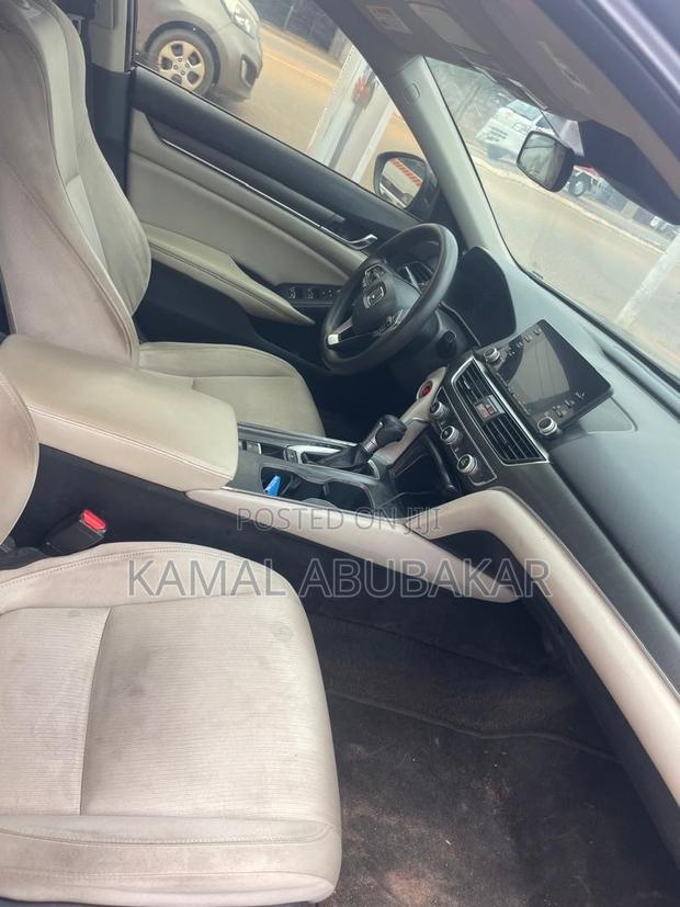 Honda Accord LX (1.5L 4cyl Turbo CVT) 2019 Black
