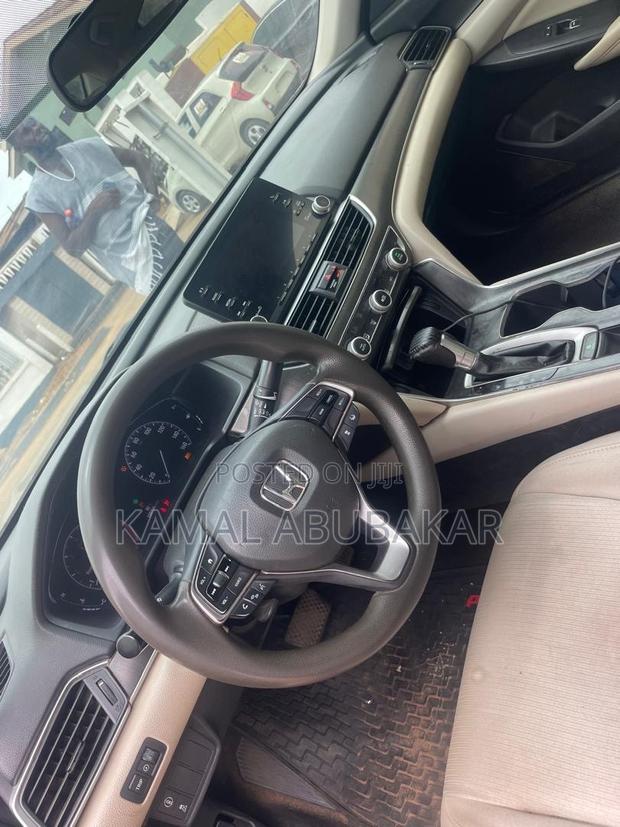 Honda Accord LX (1.5L 4cyl Turbo CVT) 2019 Black