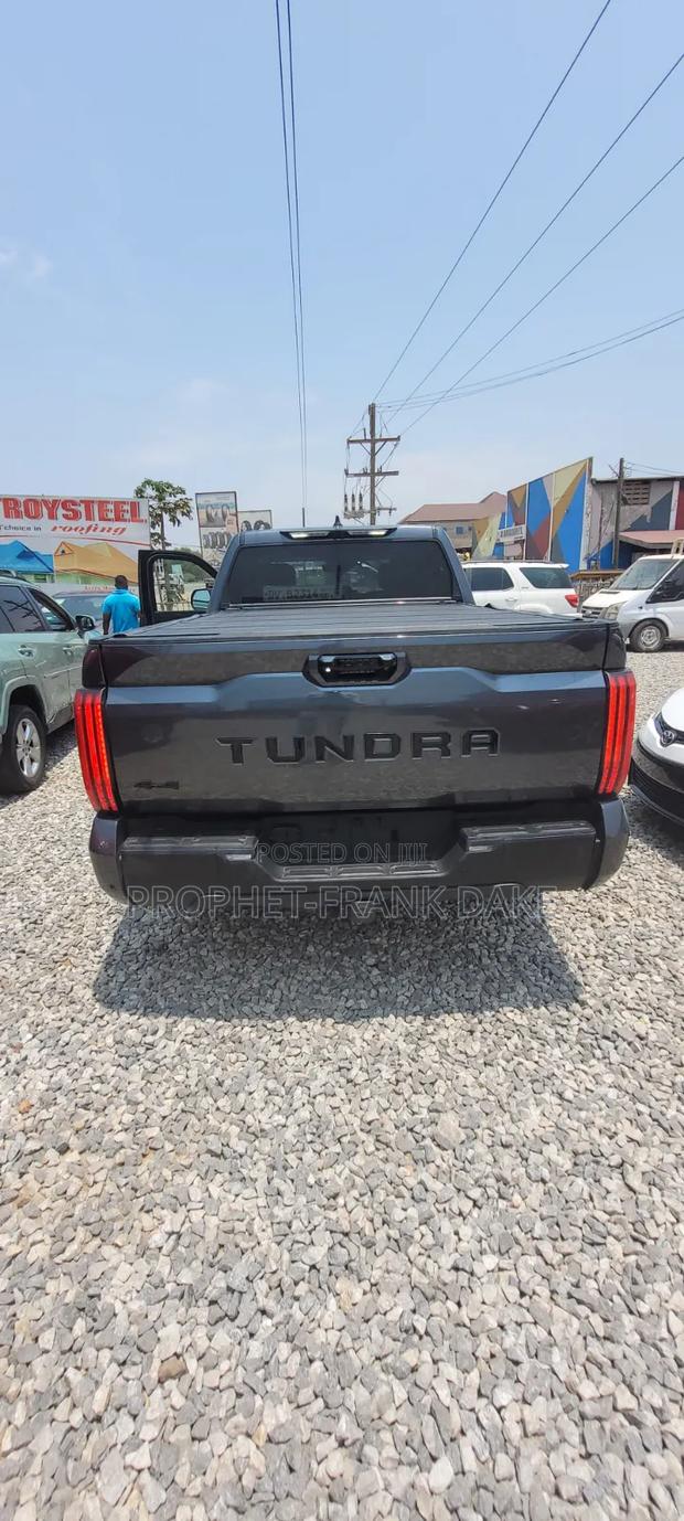 Toyota Tundra 2024 Black