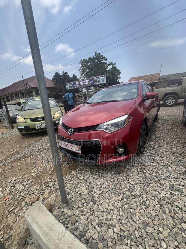 Toyota Corolla S 4dr Sedan (1.8L 4cyl CVT) 2015 Red