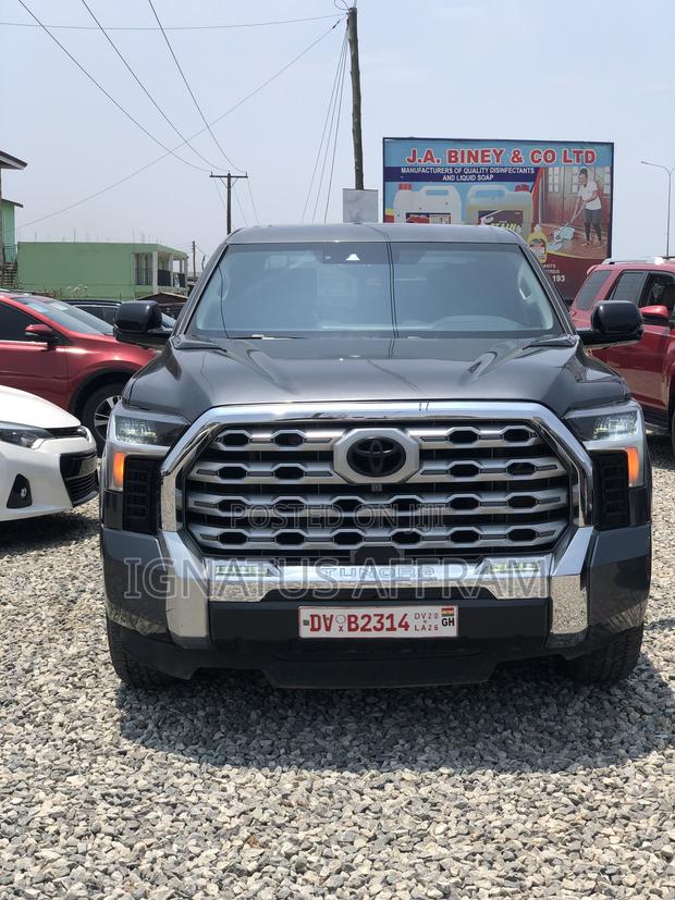 Toyota Tundra Hybrid 2024 Gray