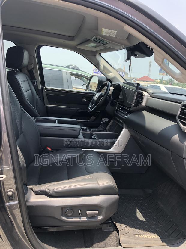 Toyota Tundra Hybrid 2024 Gray