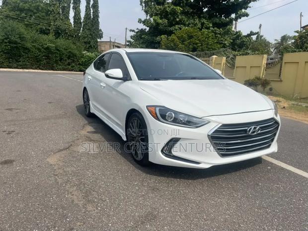 Hyundai Elantra 2018 White