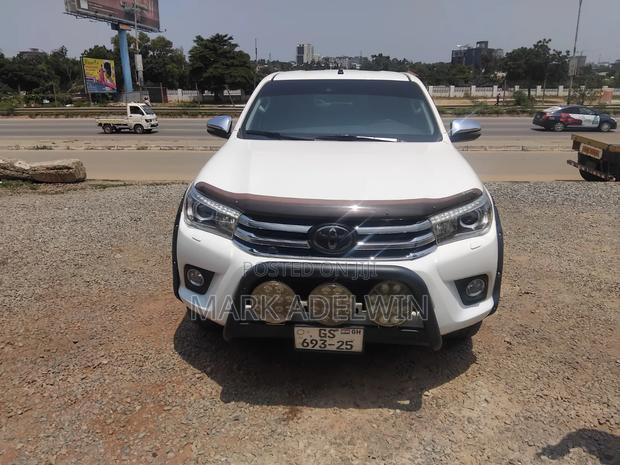 Toyota Hilux 2019 White