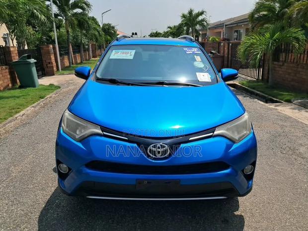 Toyota RAV4 XLE AWD (2.5L 4cyl 6A) 2016 Blue