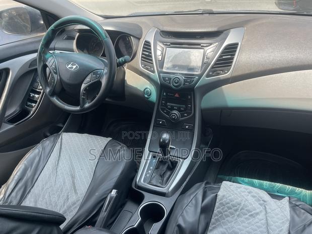 Hyundai Elantra Limited Sedan FWD (1.8L 4cyl 6A) 2016 Black