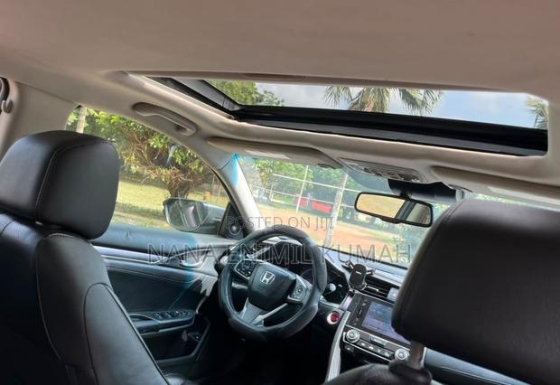 Honda Civic Touring 4dr Sedan (1.5L 4cyl) 2017 Silver