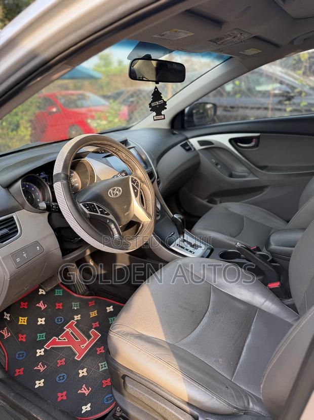 Hyundai Elantra Limited Sedan FWD (1.8L 4cyl 6A) 2013 Silver
