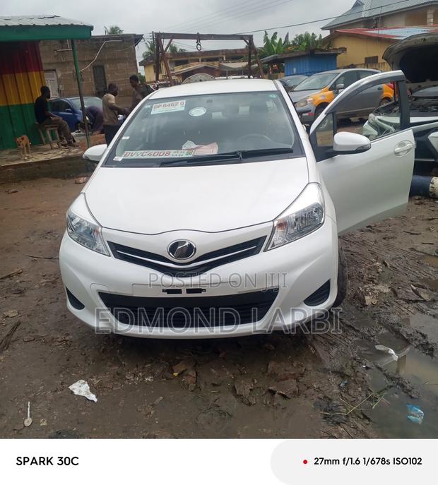 Toyota Vitz 2012 White