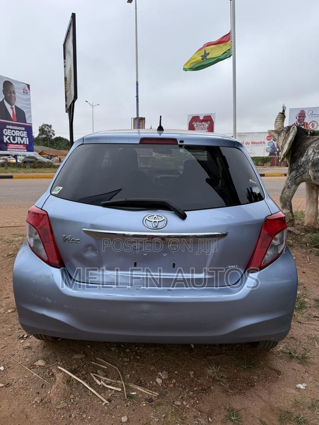 Toyota Vitz 1.5 FWD 3dr 2013 Blue