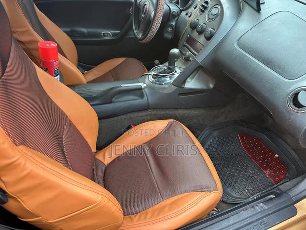 Pontiac Solstice 2010 Gold