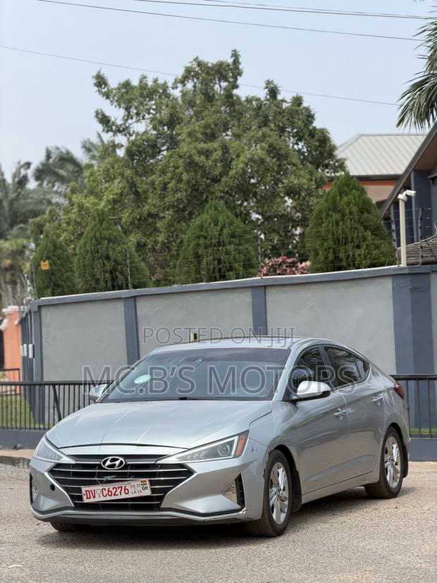 Hyundai Elantra 2021 Silver