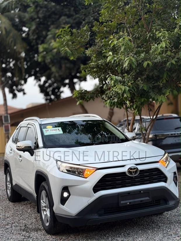 Toyota RAV4 2023 White