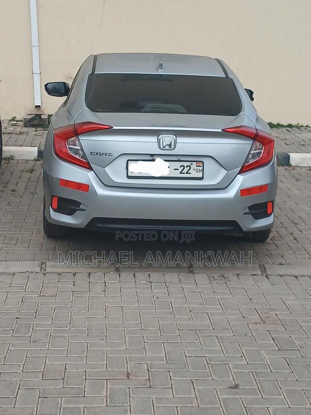Honda Civic EX Hatchback 2018 Silver